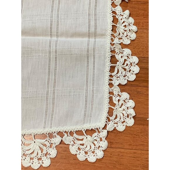 Elegant White Lace Trimmed Table Runner - 36"x15" - Set of 2 - Picture 2 of 11